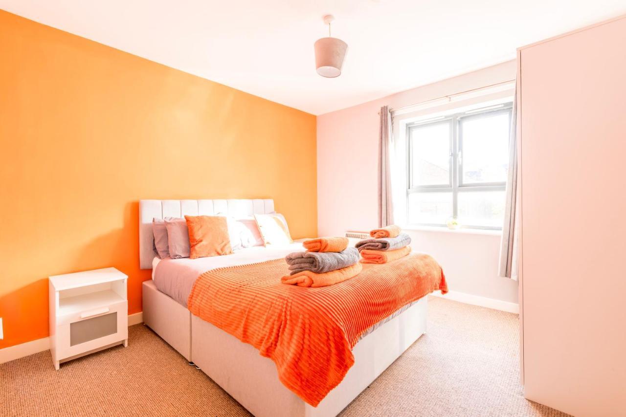 Prime Location - Modern City Apartment! Bristol Eksteriør billede