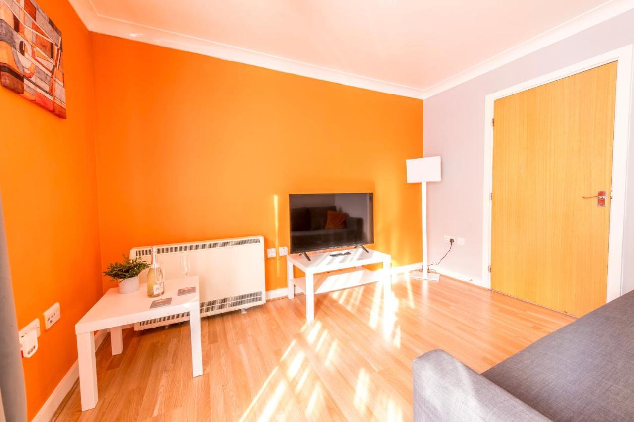 Prime Location - Modern City Apartment! Bristol Eksteriør billede