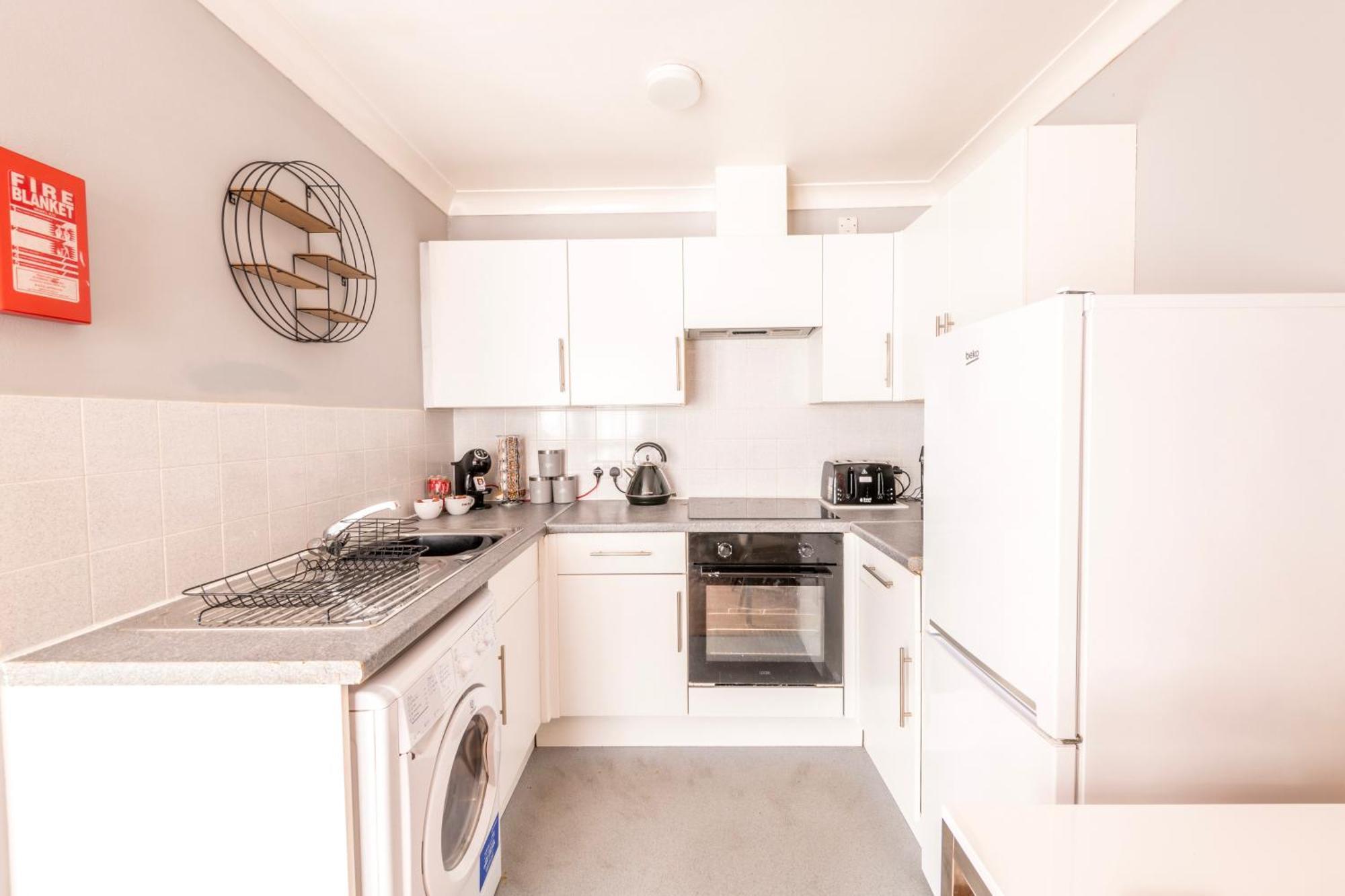 Prime Location - Modern City Apartment! Bristol Eksteriør billede
