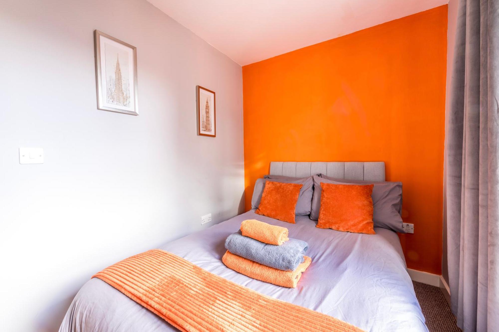Prime Location - Modern City Apartment! Bristol Eksteriør billede